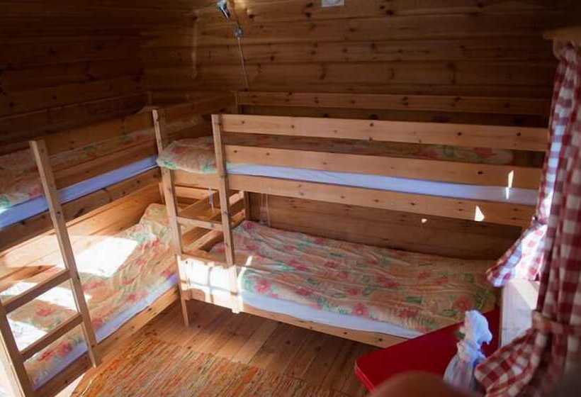 הוסטל Halens Camping Och Stugby