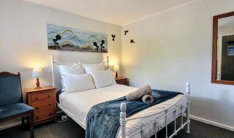 הוסטל Kinloch Wilderness Retreat