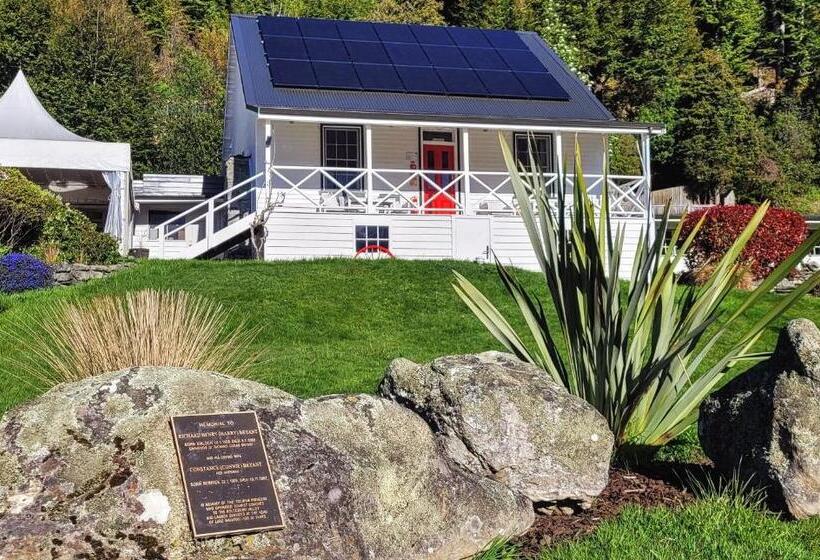 הוסטל Kinloch Wilderness Retreat