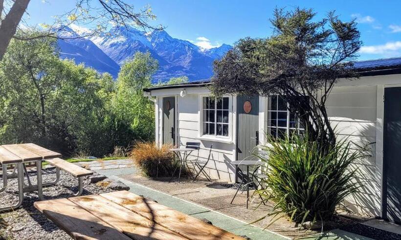 הוסטל Kinloch Wilderness Retreat