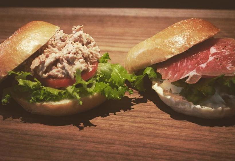 Bed and Breakfast Chitose Guesthouse Yurin