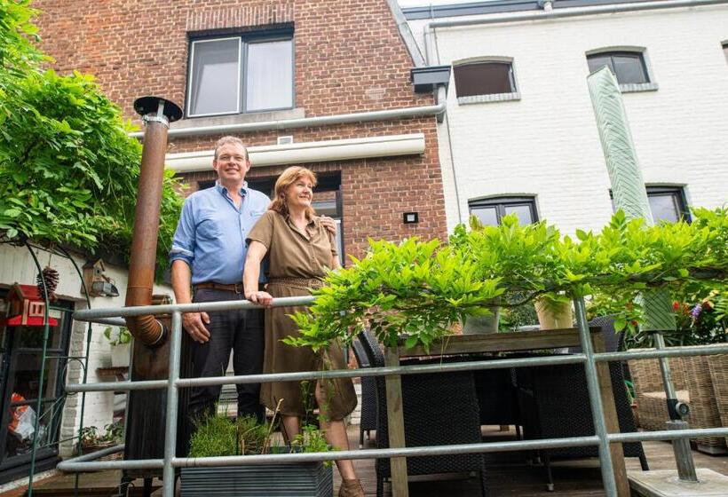 تختخواب و صبحانه De Auw Sjoekelaatfabriek