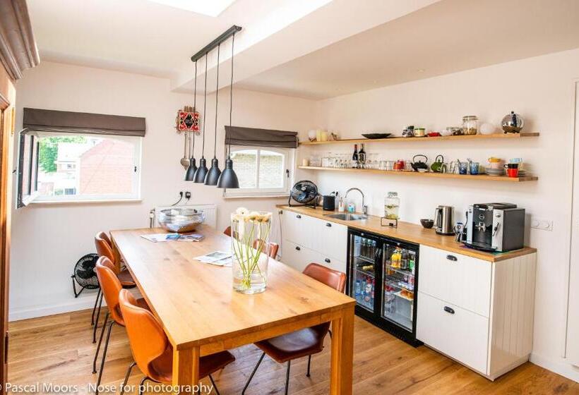 تختخواب و صبحانه De Auw Sjoekelaatfabriek