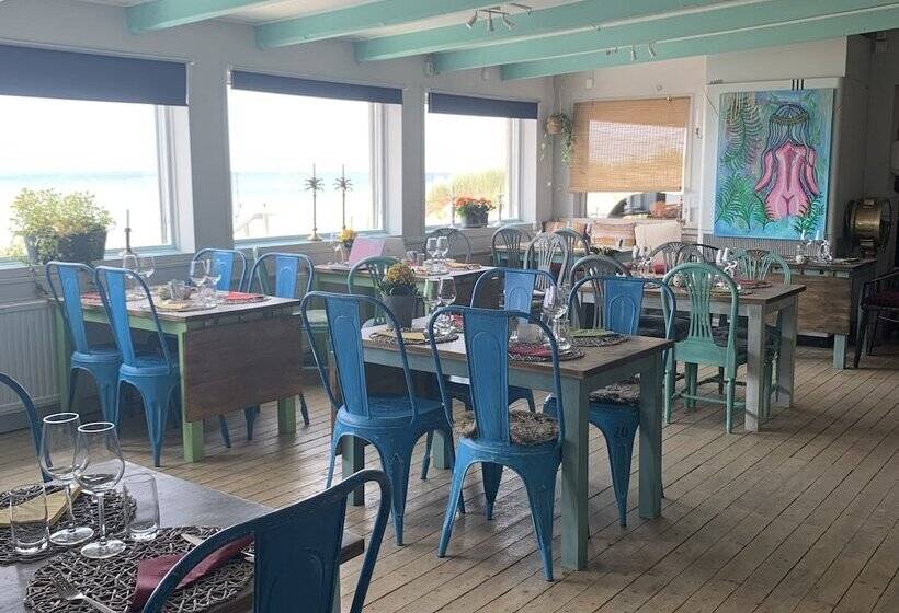 تختخواب و صبحانه Flipflop Beach Bar & Rooms