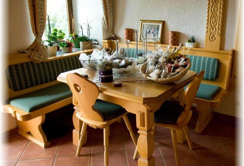 مبيت وإفطار Hauslhof