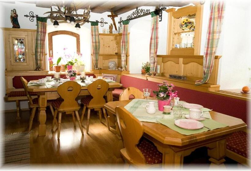 مبيت وإفطار Hauslhof