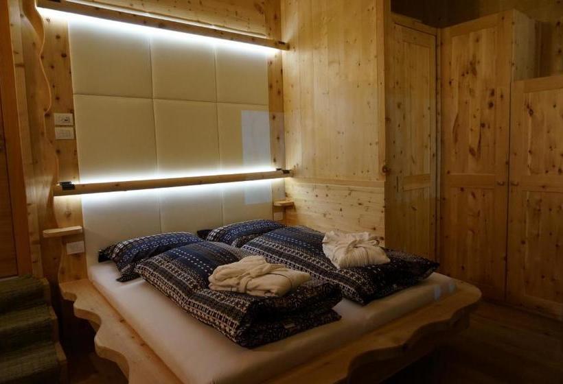 민박 La ücia By Fana Ladina