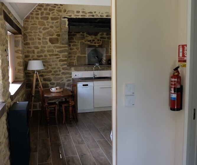 צימר La Maison Jaune à La Janaie