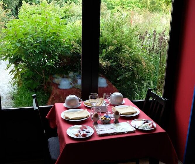 צימר La Maison Jaune à La Janaie