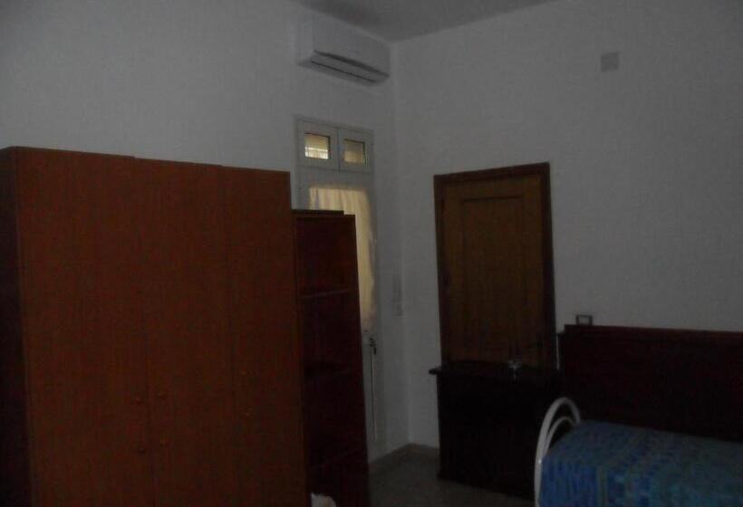 住宿加早餐  La Stanza Alternativa