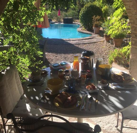 مبيت وإفطار Le Mas Du Centaure