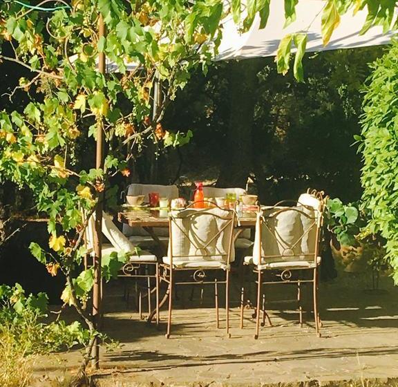 مبيت وإفطار Le Mas Du Centaure