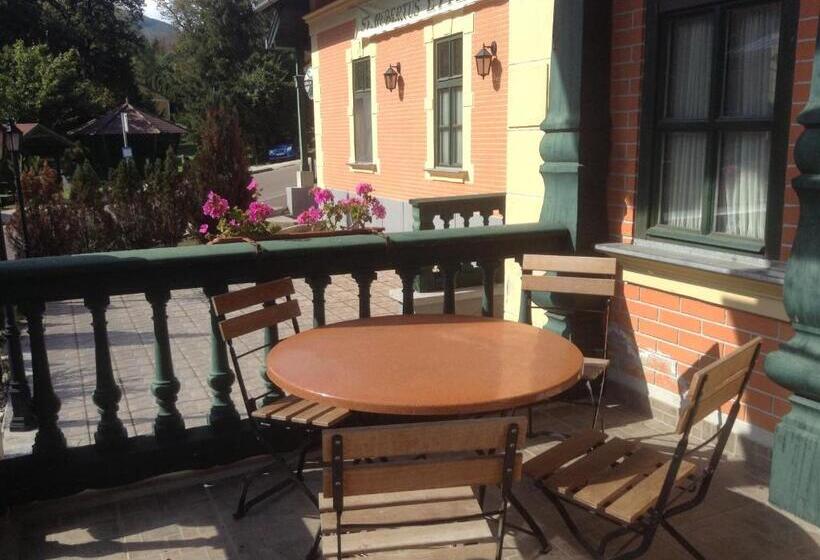 ベッドアンドブレックファースト St. Hubertus étterem és Panzió