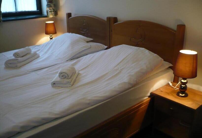 ベッドアンドブレックファースト St. Hubertus étterem és Panzió