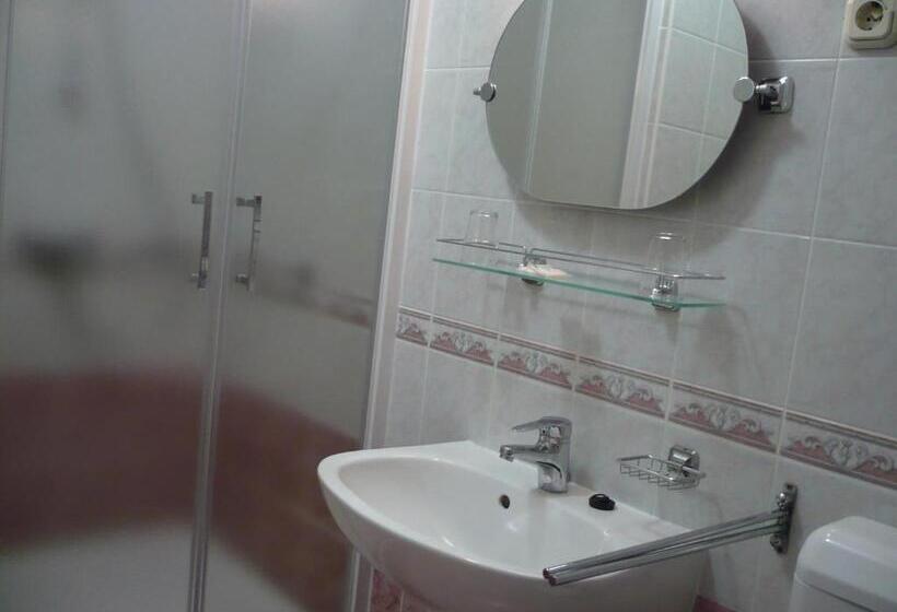 ベッドアンドブレックファースト St. Hubertus étterem és Panzió