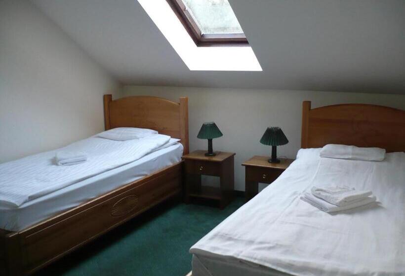 ベッドアンドブレックファースト St. Hubertus étterem és Panzió