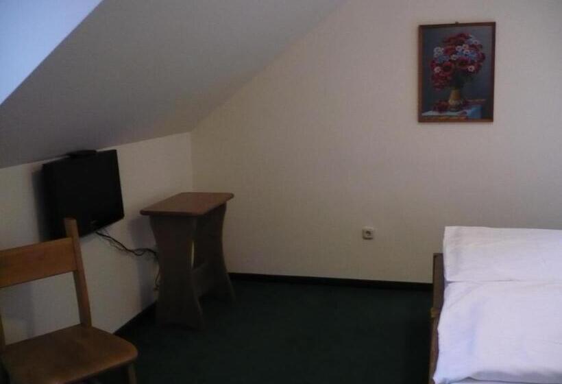 ベッドアンドブレックファースト St. Hubertus étterem és Panzió