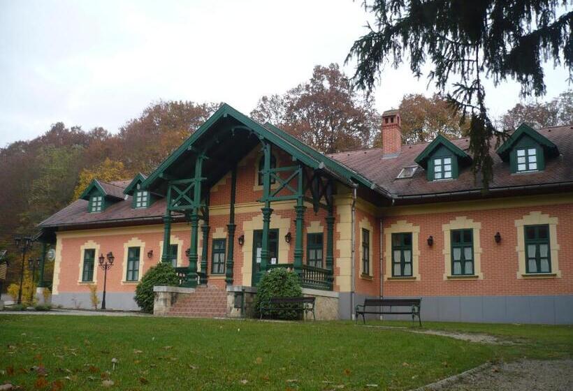 ベッドアンドブレックファースト St. Hubertus étterem és Panzió