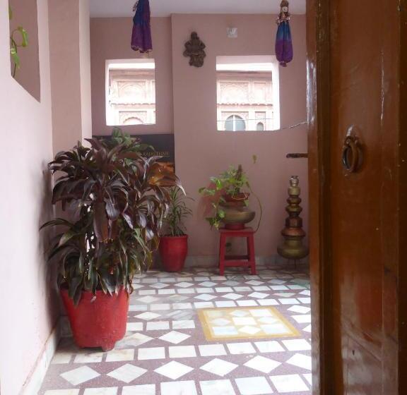 مبيت وإفطار Tanisha Heritage Haweli