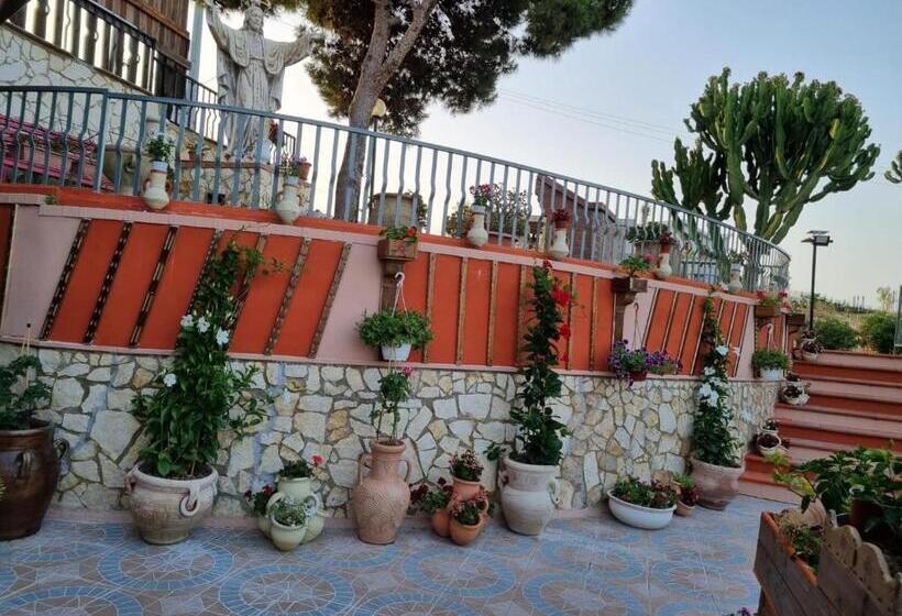 مبيت وإفطار Villa Jolanda & Carmelo