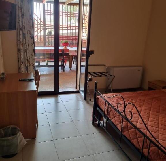 مبيت وإفطار Villa Jolanda & Carmelo