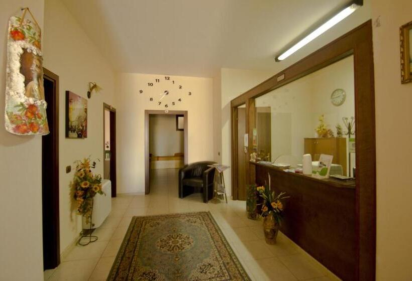 مبيت وإفطار Villa Jolanda & Carmelo