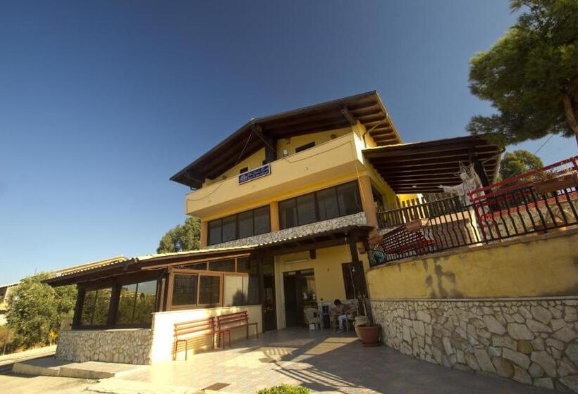 مبيت وإفطار Villa Jolanda & Carmelo