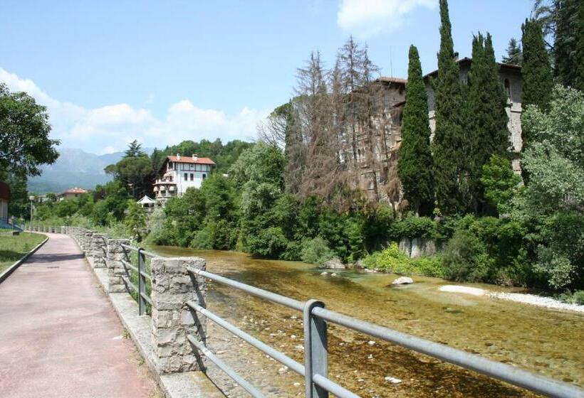 فندق Albergo Al Tarcentino