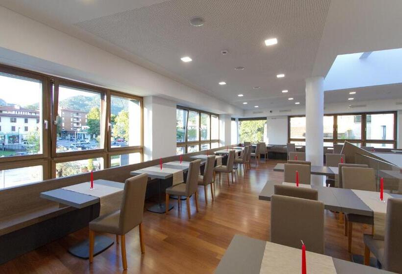 فندق Albergo Al Tarcentino