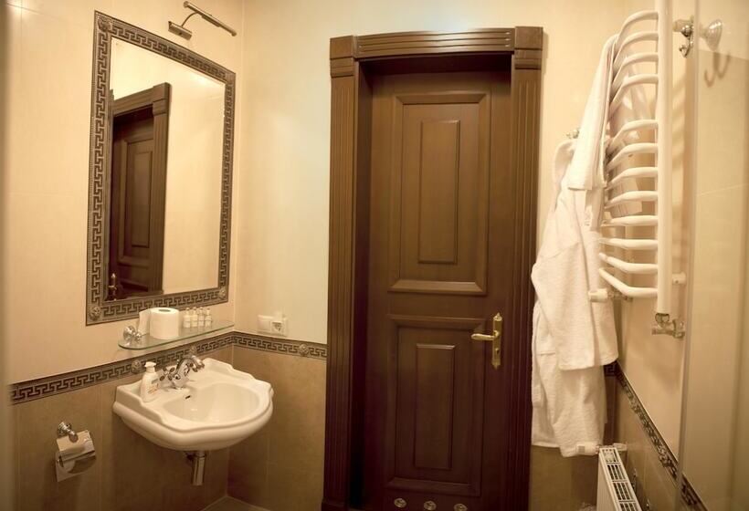 هتل British Club Lviv