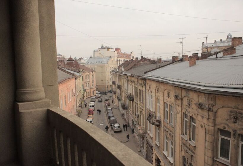 هتل British Club Lviv