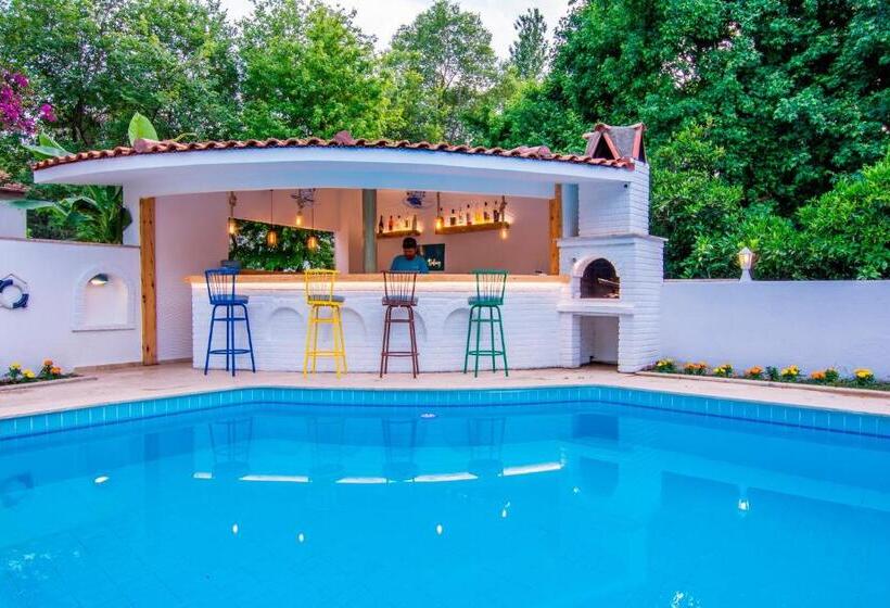 ホテル Calypso Cozy Suites