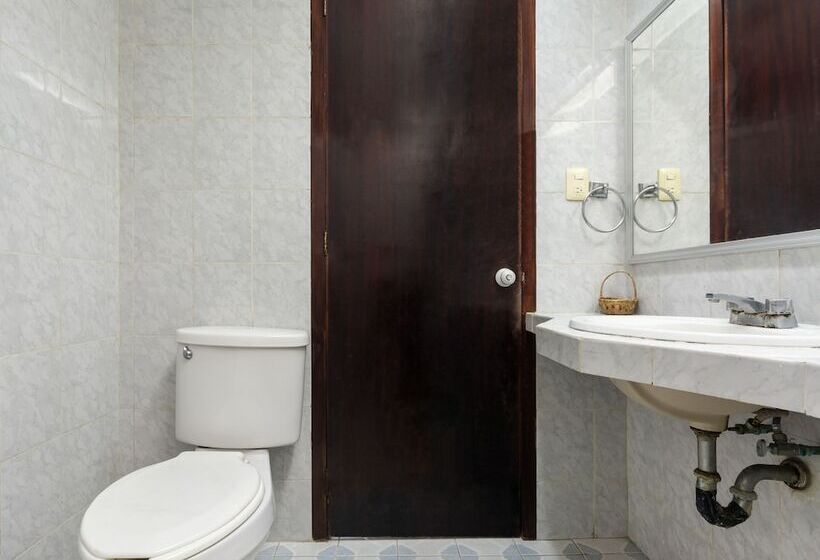 酒店 OYO Casa Blanca