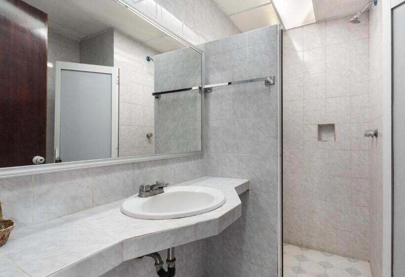 酒店 OYO Casa Blanca