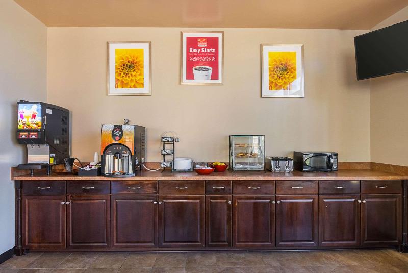 Отель Econo Lodge