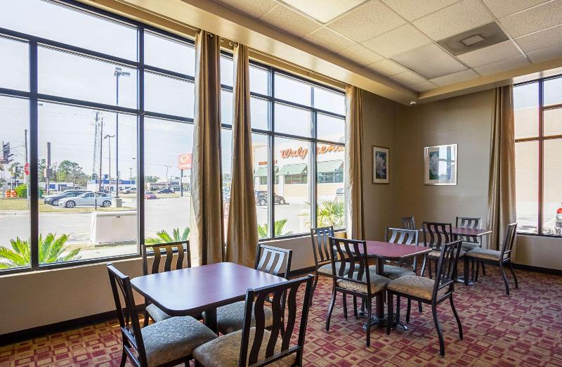 Отель Econo Lodge