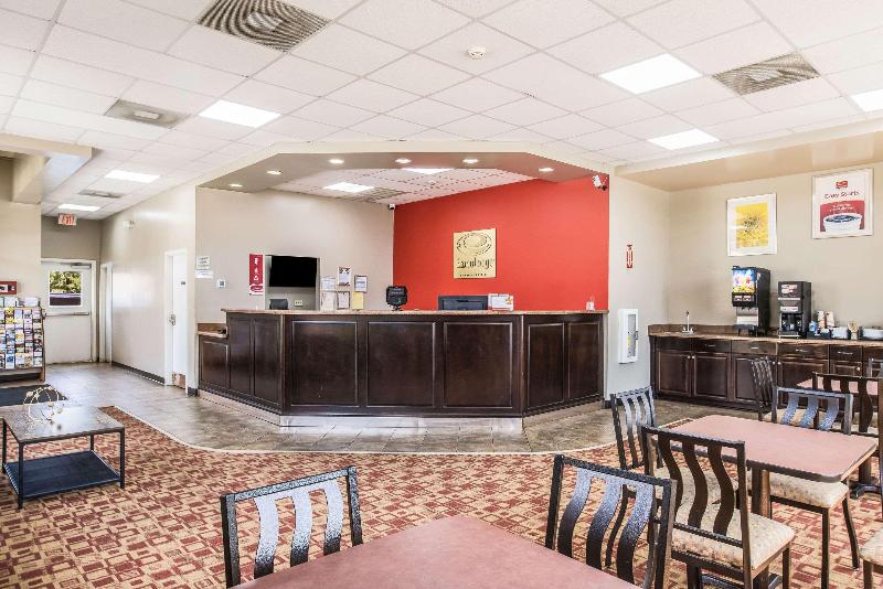 Отель Econo Lodge