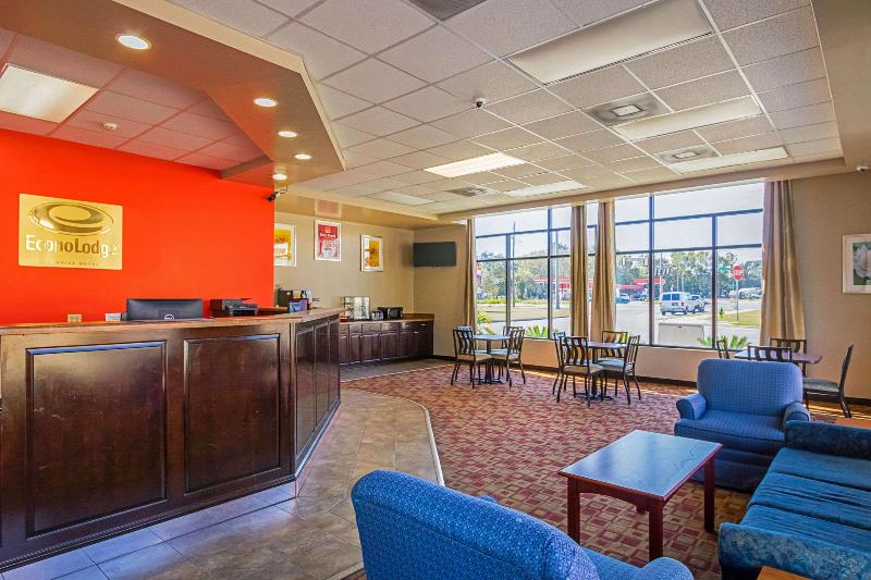 Отель Econo Lodge