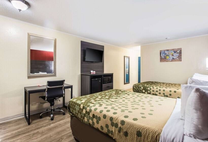 Отель Econo Lodge