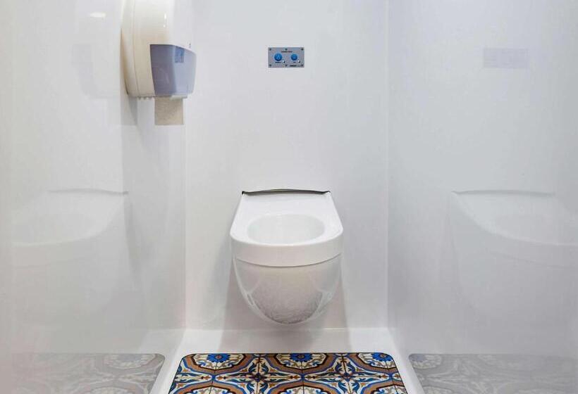 فندق F1 Geneve Saint Julien En Genevois