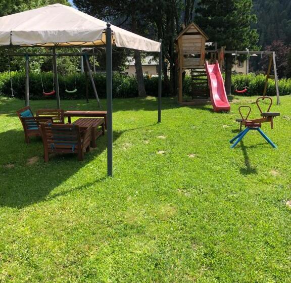 בית מלון כפרי Flora Alpina