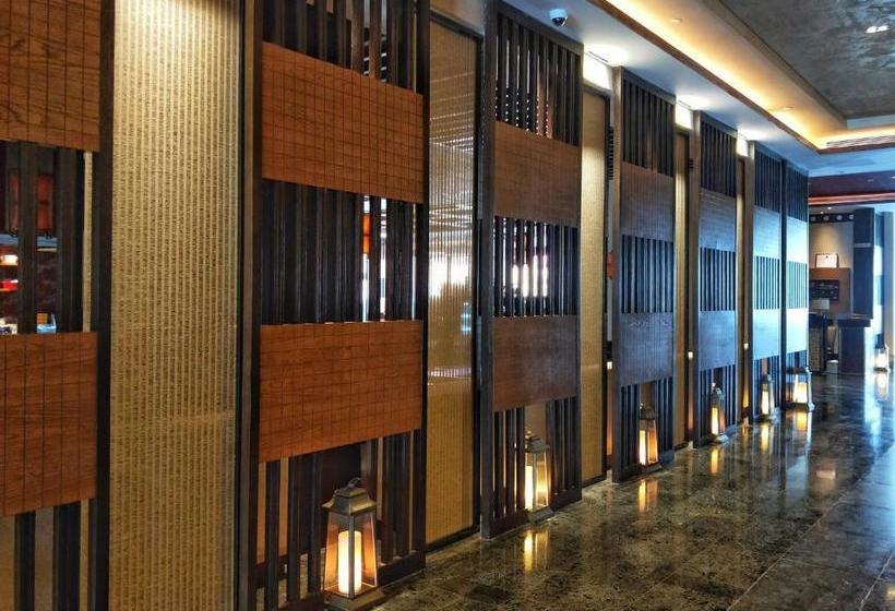 هتل Hilton Garden Inn Shangrila