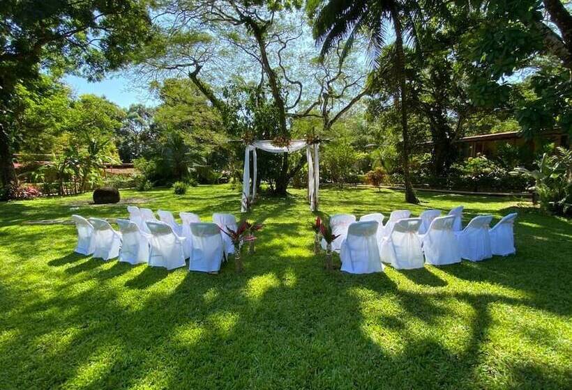 Jaco Hotel Docelunas