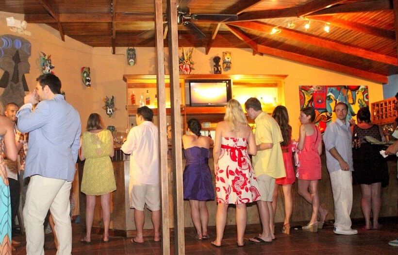 Jaco Hotel Docelunas