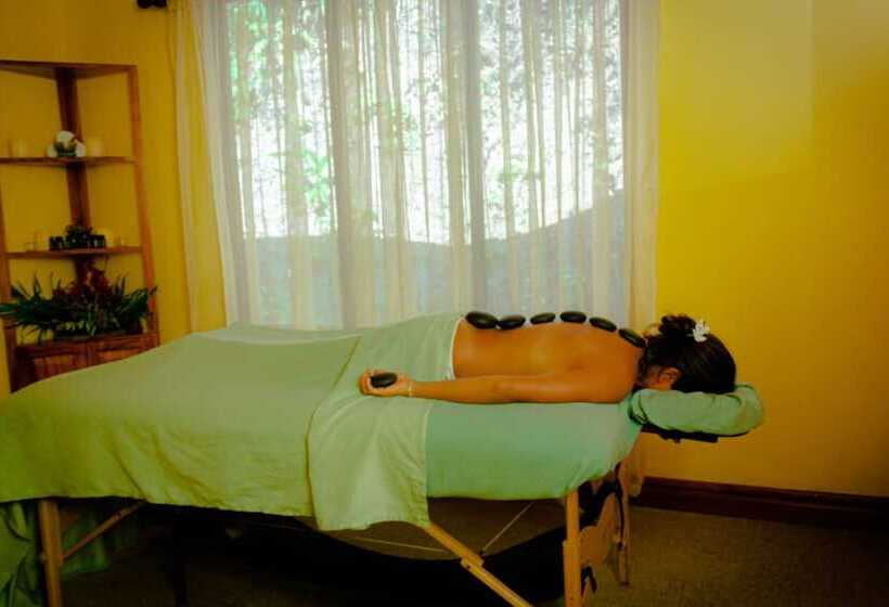 Jaco Hotel Docelunas