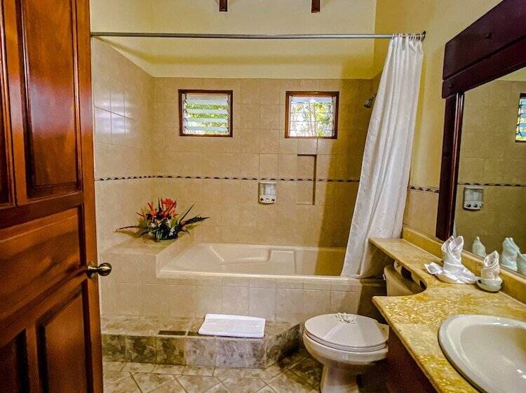 Jaco Hotel Docelunas