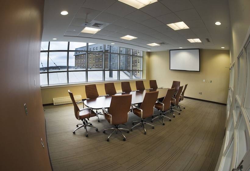 Отель Memorial University