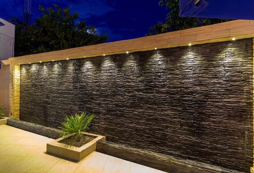 Отель Oasis De La Colina Boutique