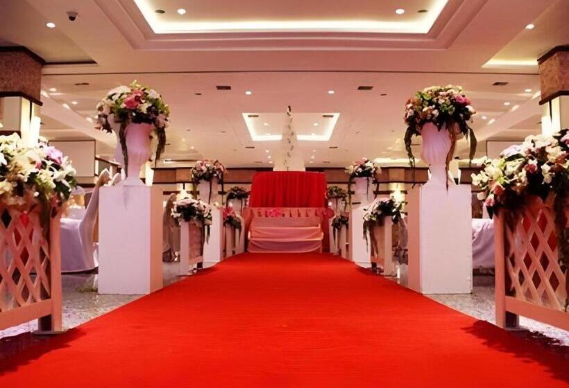 Отель The O Valley