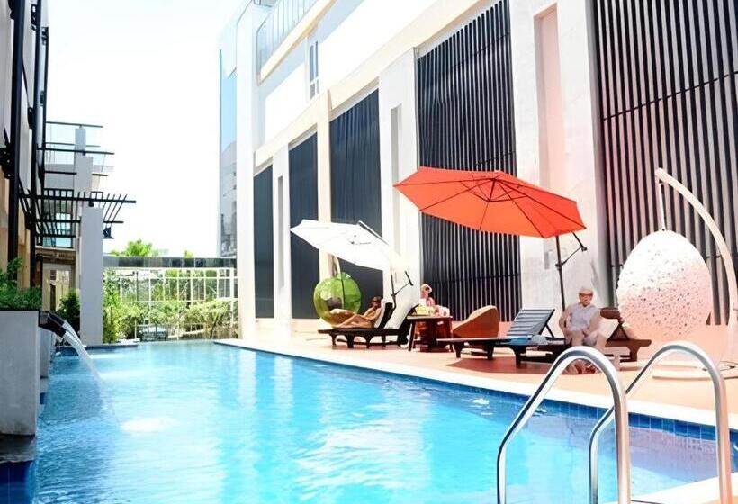 Отель The O Valley